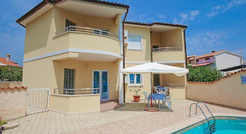 Apartmani Strigo Medulin Extérieur photo